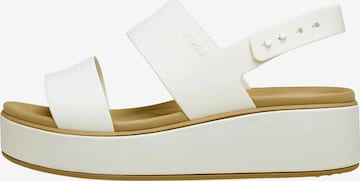 Crocs - Sandalias en blanco: frente