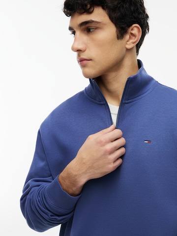 Bluză de molton de la Tommy Jeans pe albastru