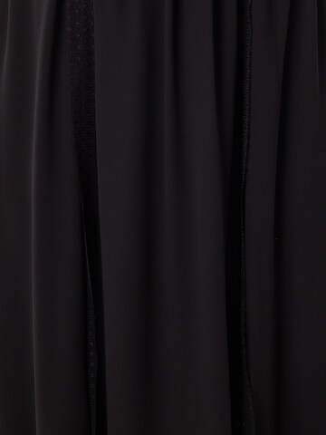 Happiness İstanbul - Saia em preto
