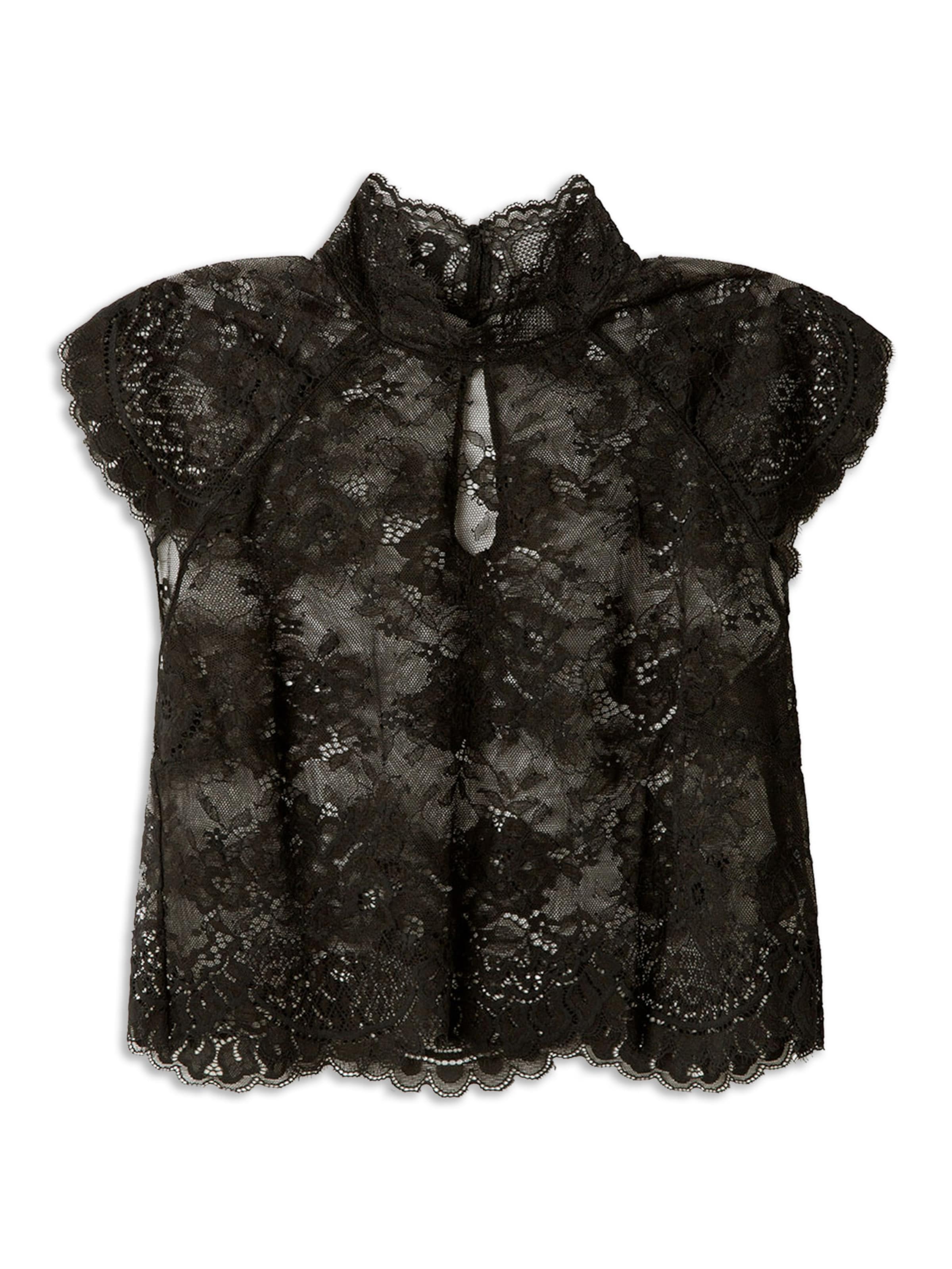 Gisela Топ в черно: отпред