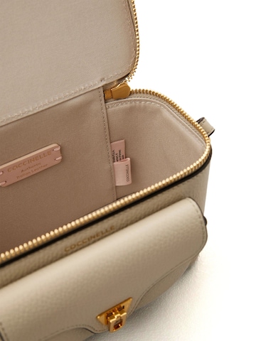 Borsa a tracolla 'Beat Generatio Crossbody Bag' di Coccinelle in grigio