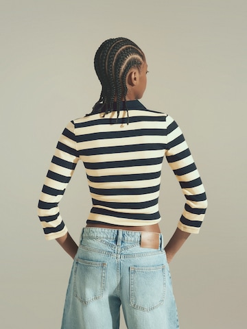Bershka Shirt in Blue: back