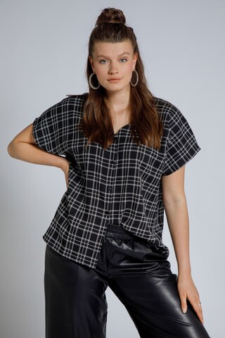 Studio Untold Blouse in Zwart: voorkant