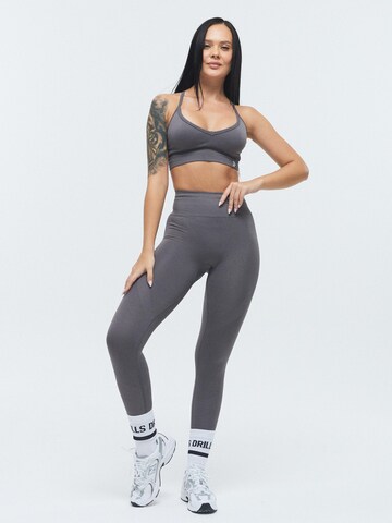 Bustier Soutien-gorge de sport 'FLXFLOW X Bra' DRILLS Apparel en gris : devant