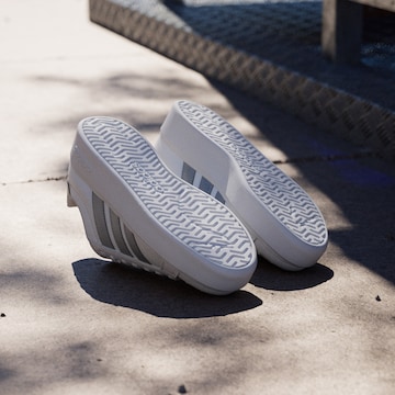 Baskets basses ADIDAS SPORTSWEAR en blanc