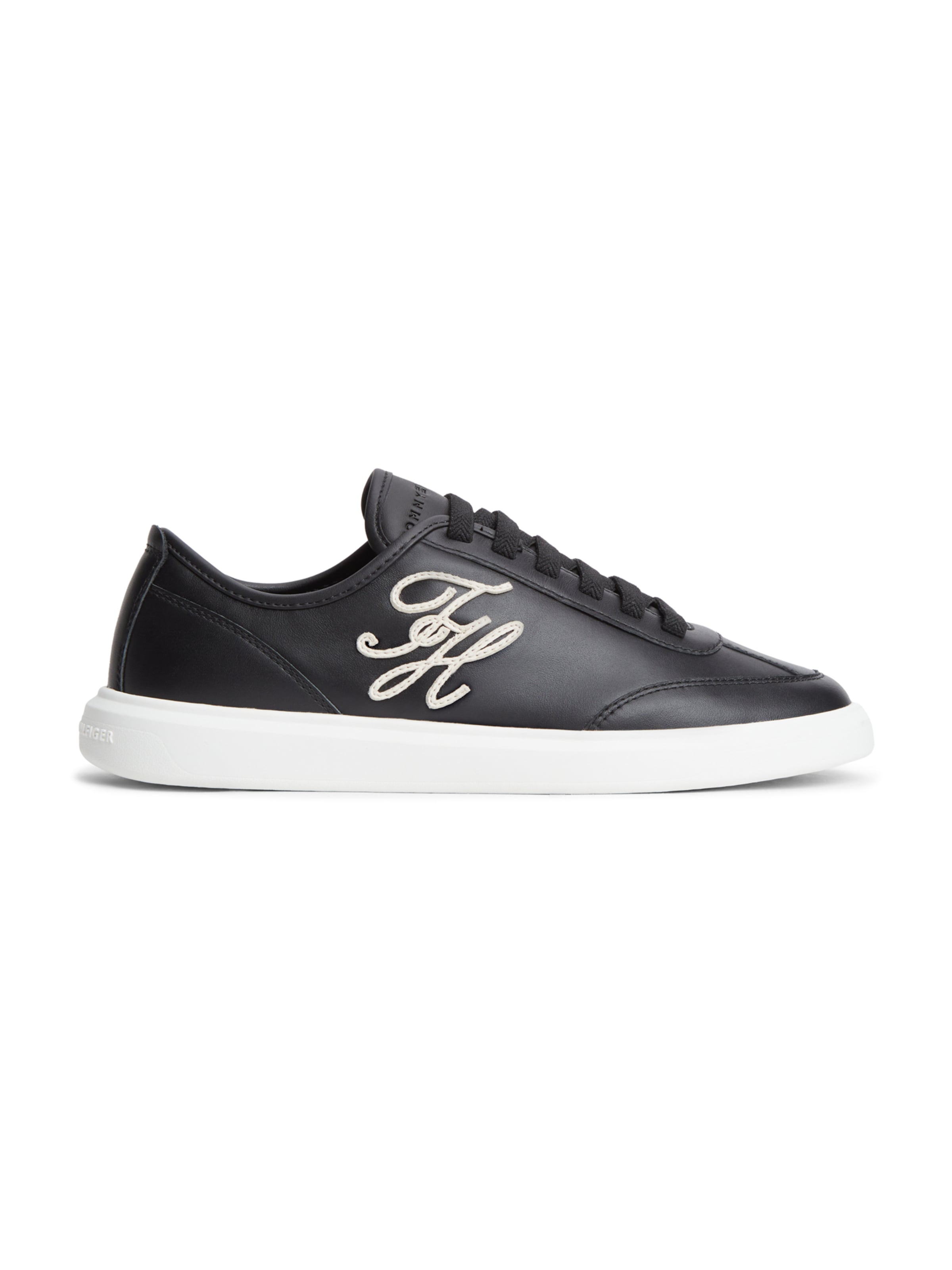 Sneaker low de la TOMMY HILFIGER pe negru