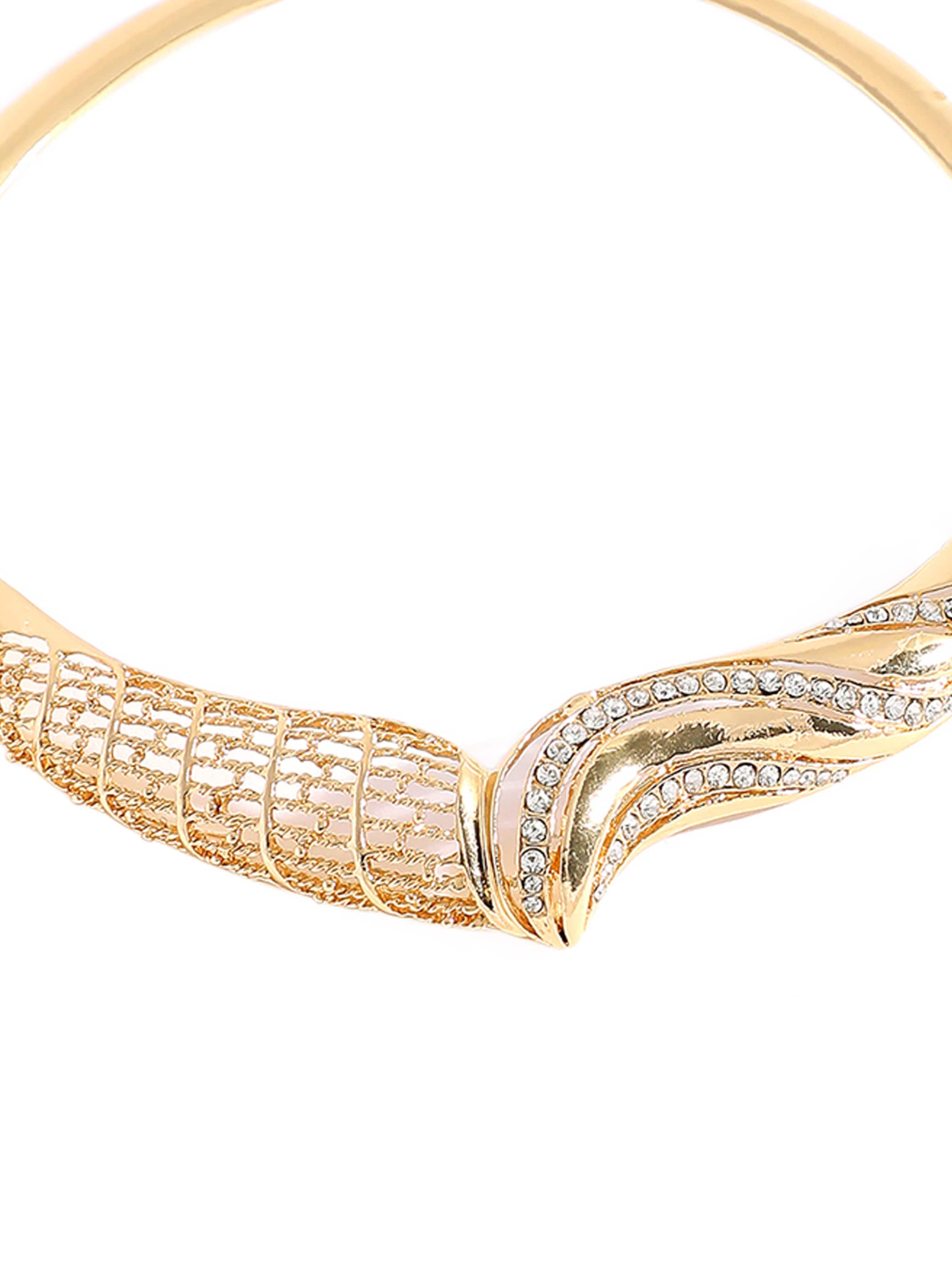 Set de bijuterii 'Sarthak' de la SOHI pe auriu