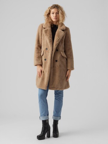 Manteau d’hiver 'VMSUIELLY' VERO MODA en marron