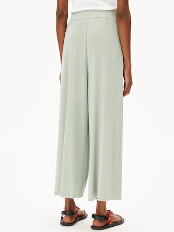 ARMEDANGELS Wide Leg Hose KAARO LINI in Grün