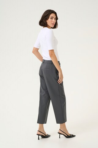 Regular Pantalon 'Sakura' Kaffe en gris