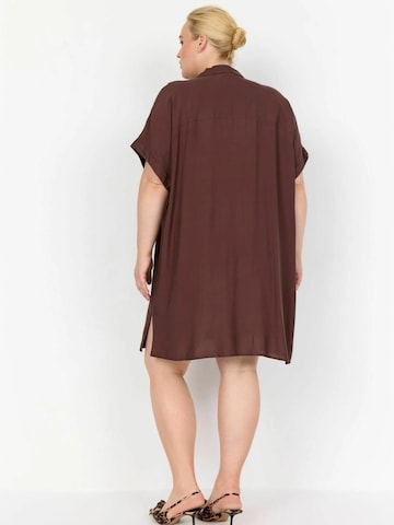 Robe-chemise 'Sia' Wasabi Concept en marron