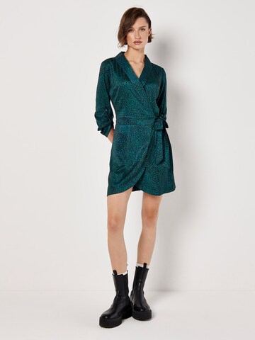 Apricot Animal Print Satin Wrap Mini Dress ' ' in Grün