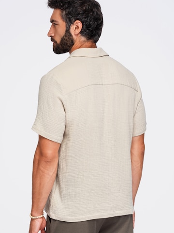 Coupe regular Chemise Ombre en beige