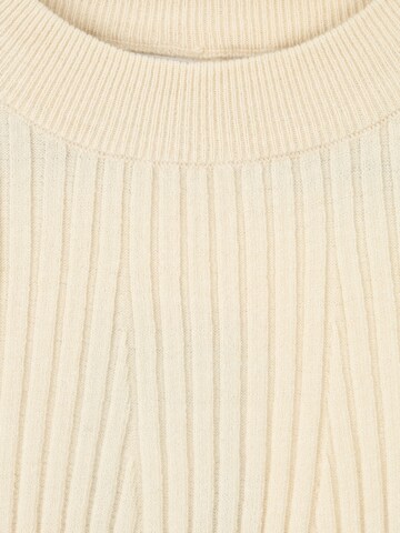 Pieces Maternity Пуловер 'CRISTA' в бяло