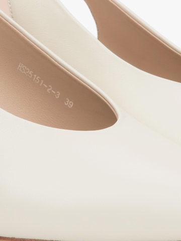 Estro Pumps '25151-2'‌ in Beige