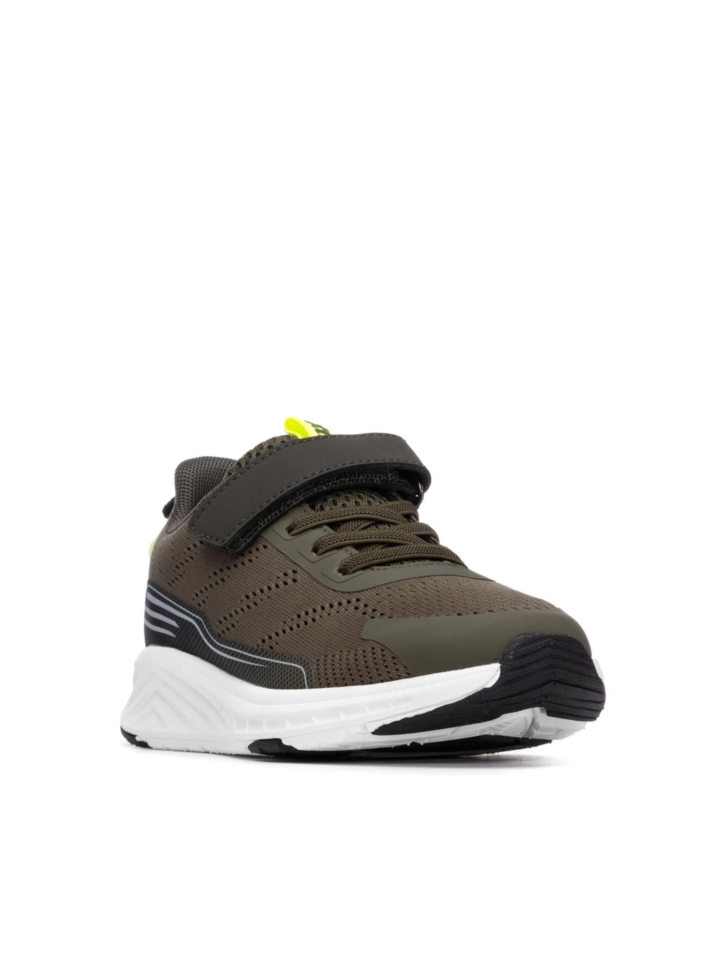 Xti Sneakers in Green: front