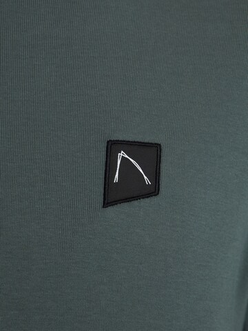 T-Shirt 'Hely' CHASIN' en vert