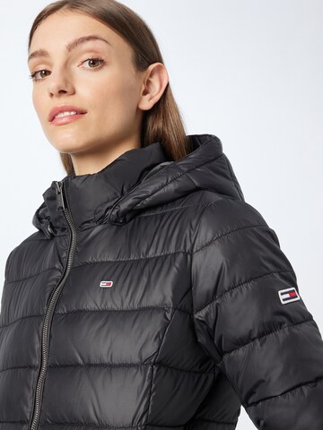 Tommy Jeans Зимняя куртка в Черный