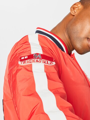 Superdry Tussenjas in Rood