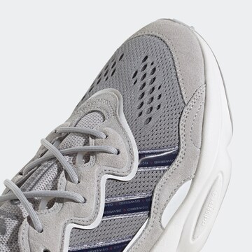 ADIDAS ORIGINALS Sneakers 'Ozweego' in Grey