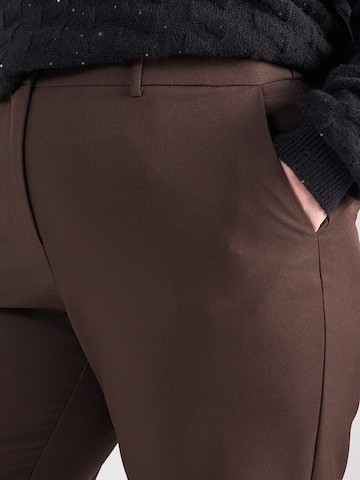 regular Pantaloni chino 'CARTHEA' di ONLY Carmakoma in marrone
