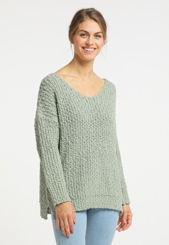 Usha Oversized Sweater in Green: front