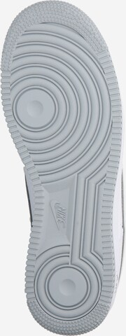 Nike Sportswear Nízke tenisky 'AIR FORCE 1 07' - biela