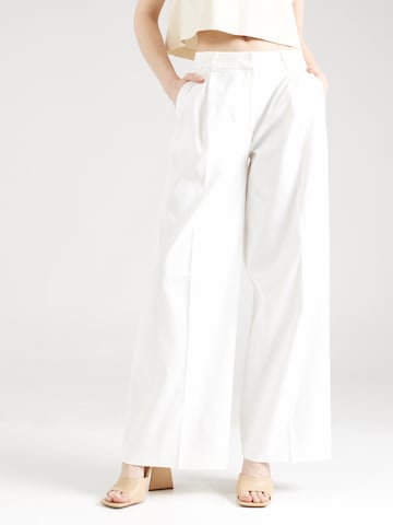 Warehouse Wide leg Pleat-Front Pants in White: front