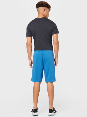 Nike Sportswear Loosefit Shorts in Blau