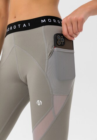 Skinny Pantaloni sportivi 'Naka' di MOROTAI in grigio