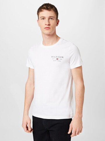 T-Shirt TOMMY HILFIGER en blanc : devant