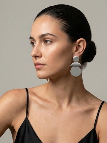 DNSK Copenhagen Øreringe 'SAGA Waterproof Silver Stainless Steel Statement Earring – Brushed Finish' i sølv