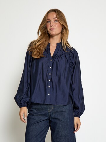 Peppercorn Shirts 'Ida' i blå: forside
