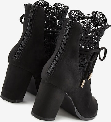 LASCANA Ankle Boots in Black