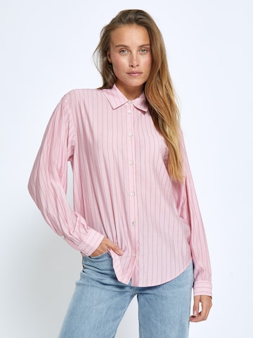 Peppercorn Blouse 'Felia' in Roze: voorkant