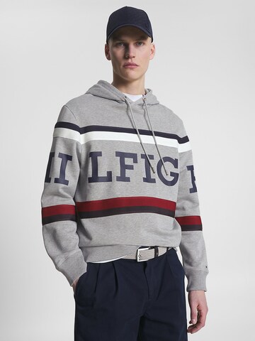 Sweat-shirt TOMMY HILFIGER en gris : devant