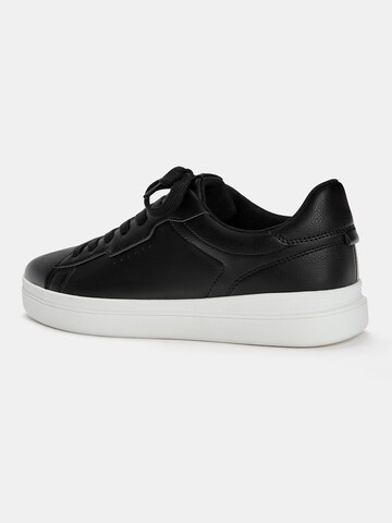 Sneaker bassa di Pull&Bear in nero