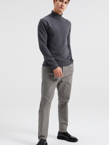 WE Fashion Sweater in Grey