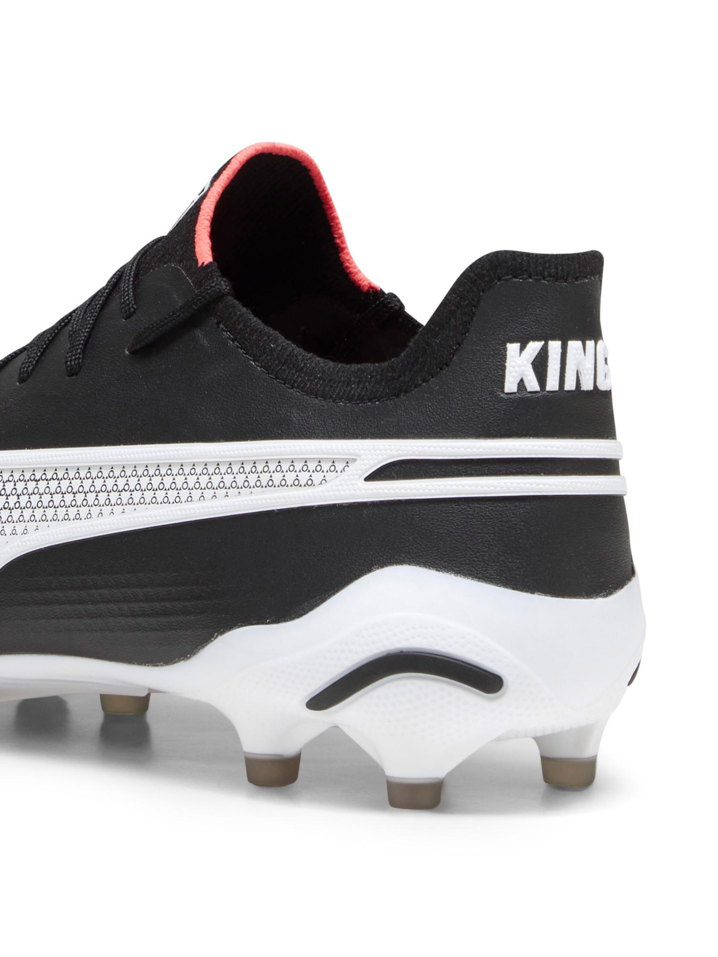 Chaussure de foot 'King Ultimate' PUMA en noir