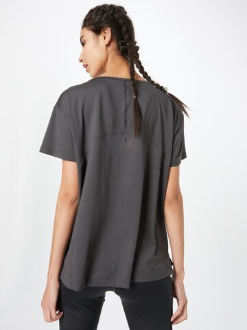 UNDER ARMOUR Funktionsshirt in Grau
