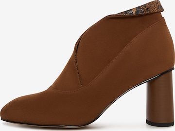 Bottines CESARE GASPARI en marron : devant