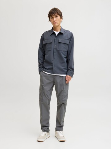 Regular Pantalon cargo JACK & JONES en gris