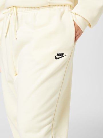 Nike Sportswear Tapered Hose in Weiß