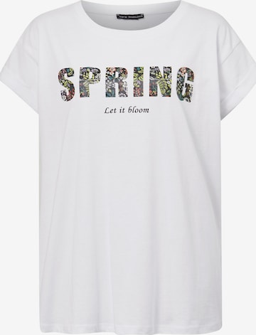 Sara Lindholm Shirt in White: front