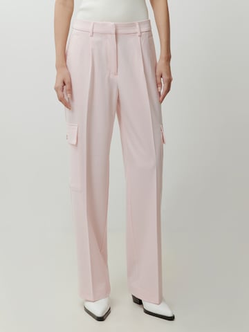 Loosefit Pantalon à pince 'Mako' EDITED en rose : devant