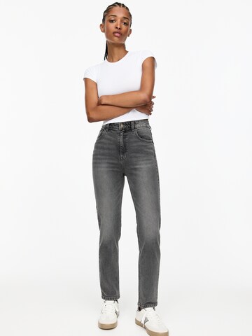 Pull&Bear Regular Jeans in Grijs