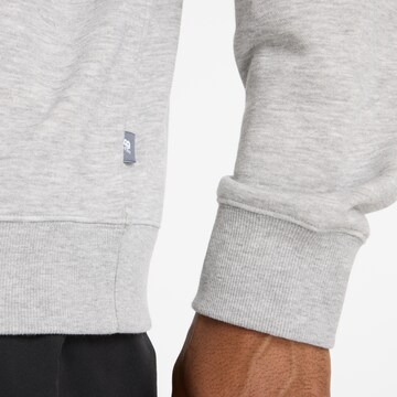 new balance Sweatshirt 'Varsity Pennant' in Grijs