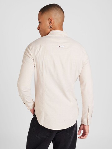 smėlio Tommy Jeans Priglundantis modelis Marškiniai