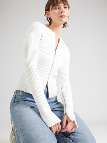WEEKDAY Вязаная кофта 'Genie' в Белый: спереди