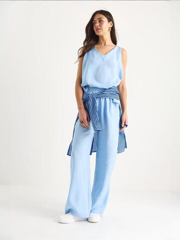 Completo pantalone di Bianco Lucci in blu